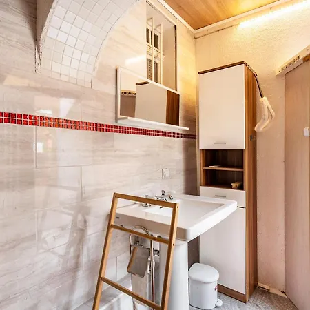 アパート Mit Pool - *