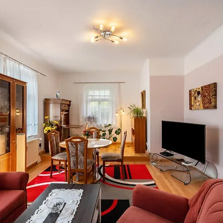 Mit Pool - アパート *